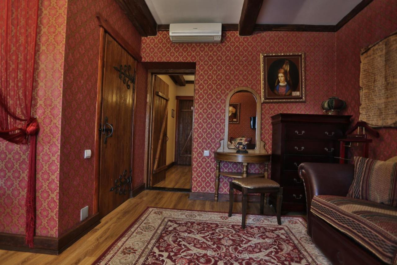 Hotel Fortetsya Hetmana Hatne エクステリア 写真