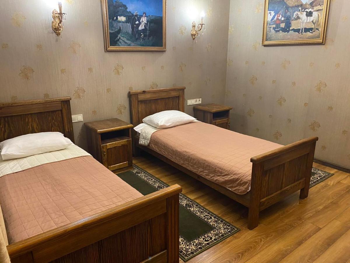 Hotel Fortetsya Hetmana Hatne エクステリア 写真
